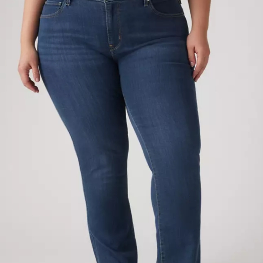 Levi's Women's Straight Leg Jeans in Deep Blue